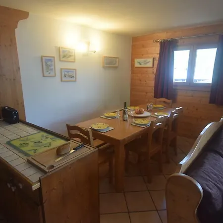 Апартаменты Spacious 2 Minutes From Lift, Equipped For Babies Лез-Уш