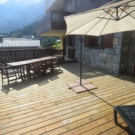 Spacious 2 Minutes From Lift, Equipped For Babies Apartment *