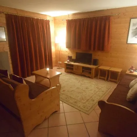 Spacious 2 Minutes From Lift, Equipped For Babies *